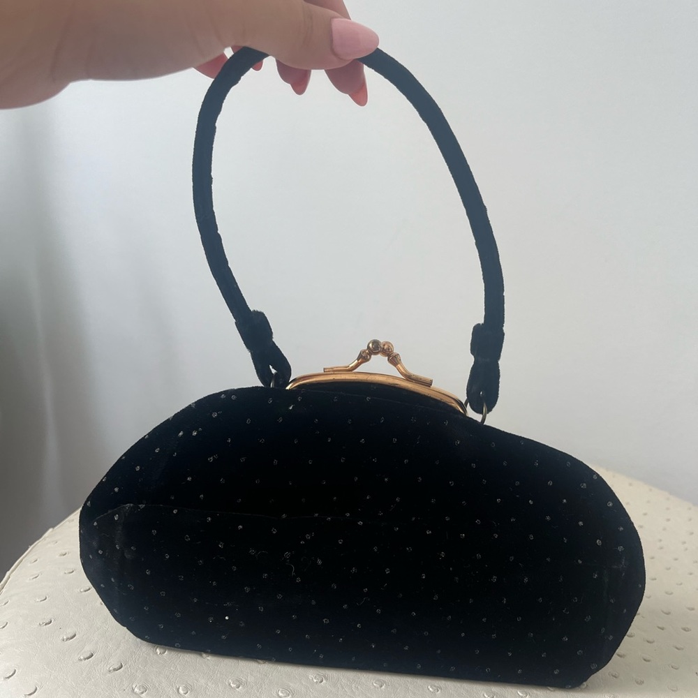Polka dot black kiss clasp purse